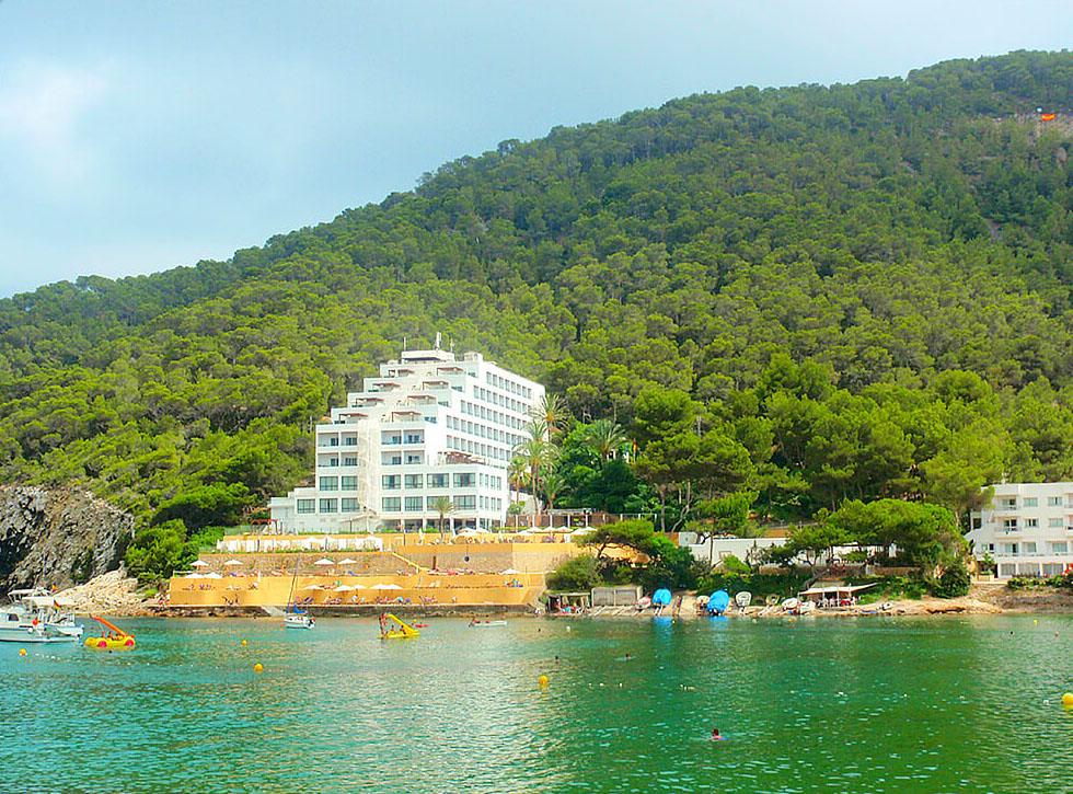 Cala Llonga : Cala Llonga :