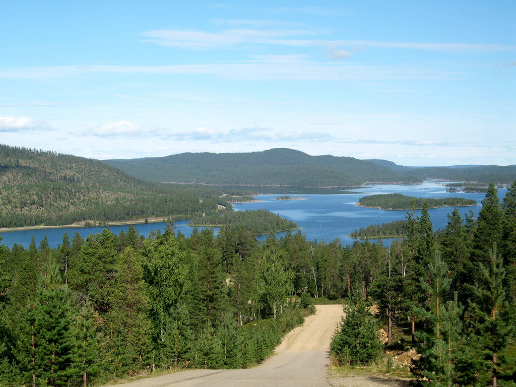 Inari (Lake Inari) : Inari (Lake Inari) :