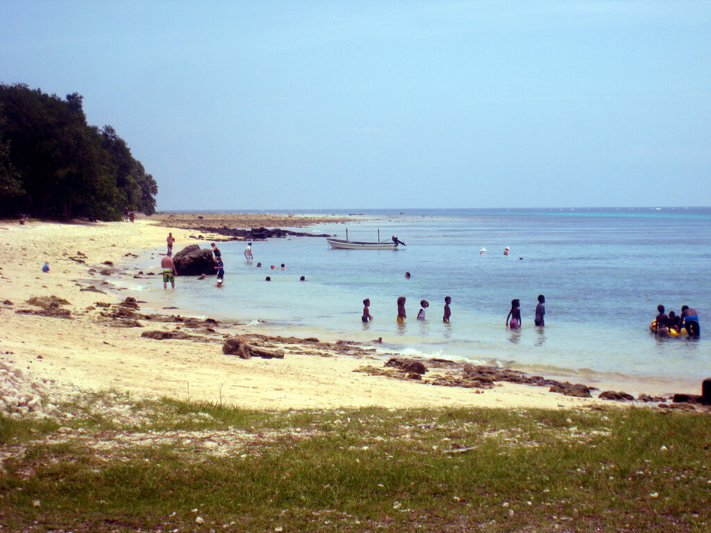 Luganville : Luganville :