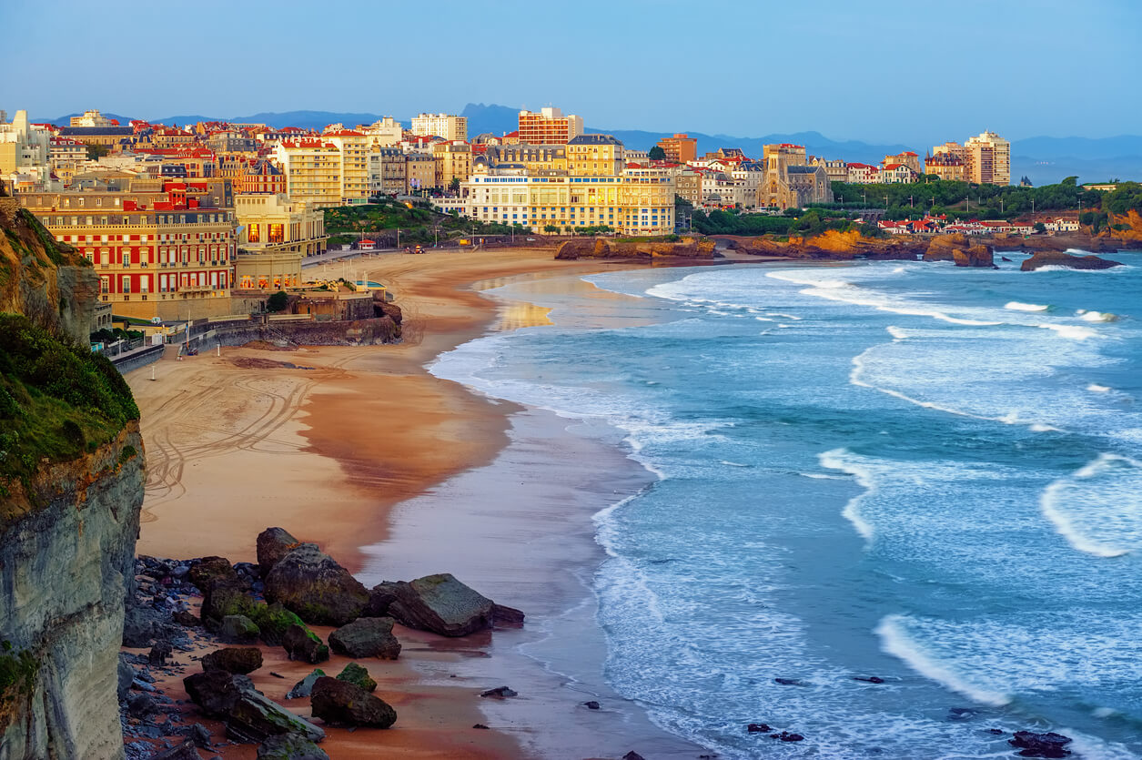 Pays Basque: Biarritz et ses célèbres plages dans le Pays Basque Pays Basque: Biarritz et ses célèbres plages dans le Pays Basque